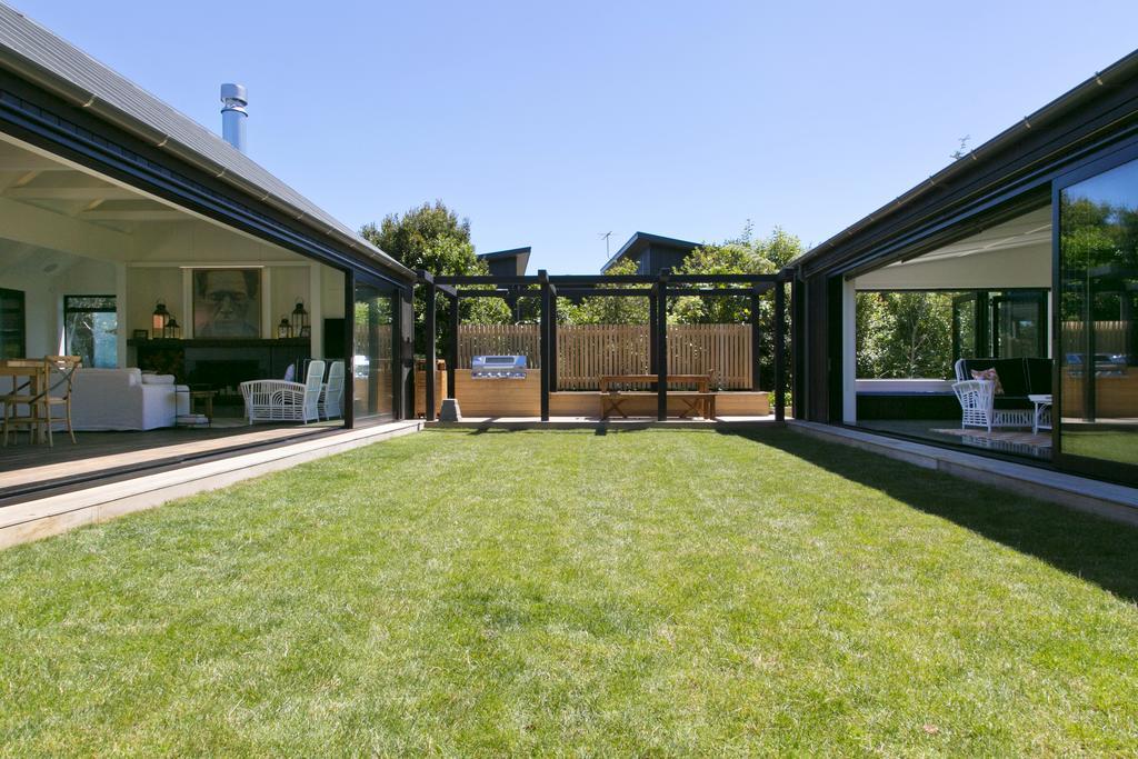 The Point Luxury Villa Taupo Exterior photo