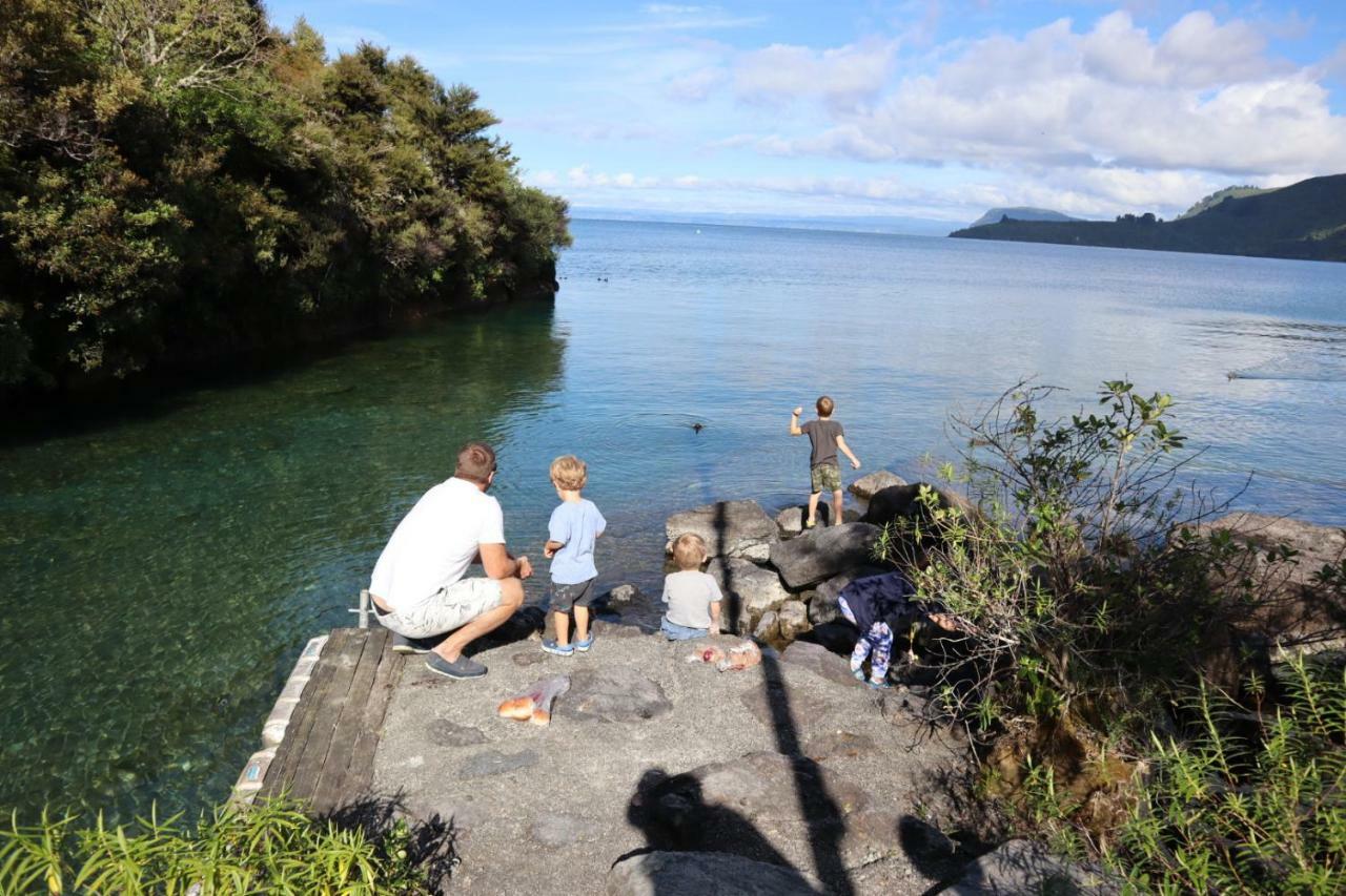 The Point Luxury Villa Taupo Exterior photo